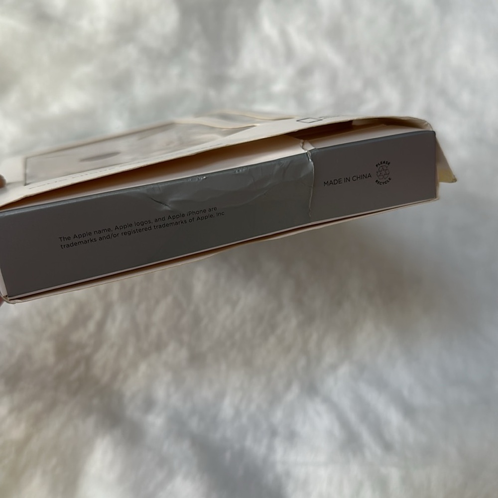 Michael Kors Folio Phone Case with strap - Picture 5 of 6